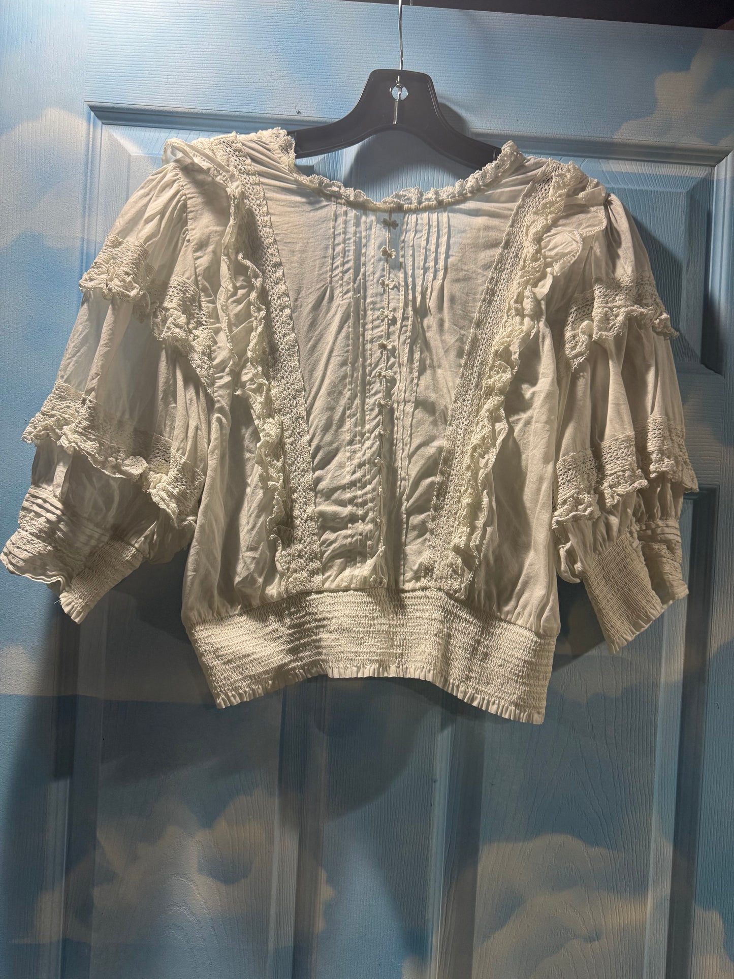 Frilly 3/4 sleeve top